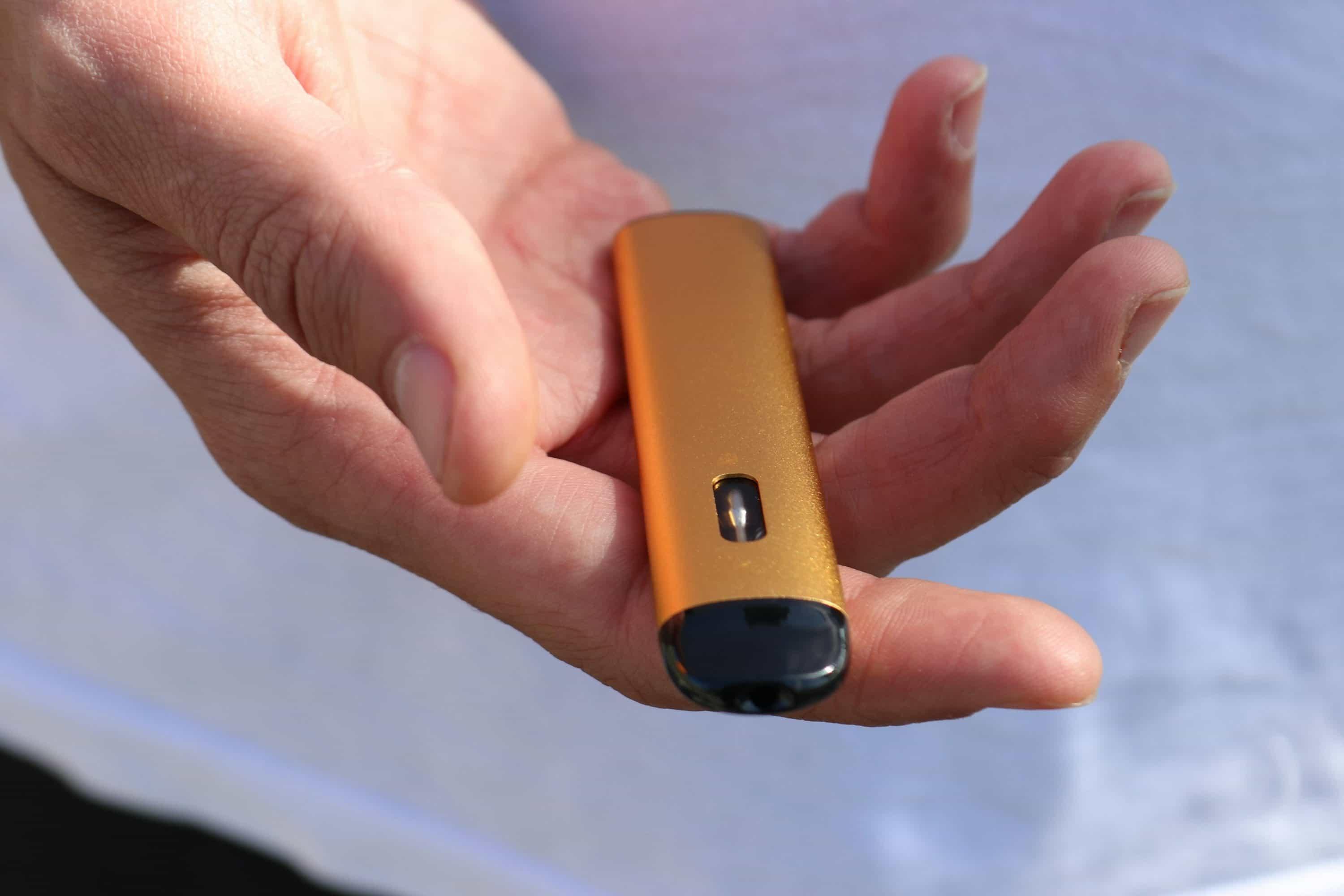 Jednorázové E-cigarety and dubai e-cigarette regulations 2025 explained for travelers and retailers